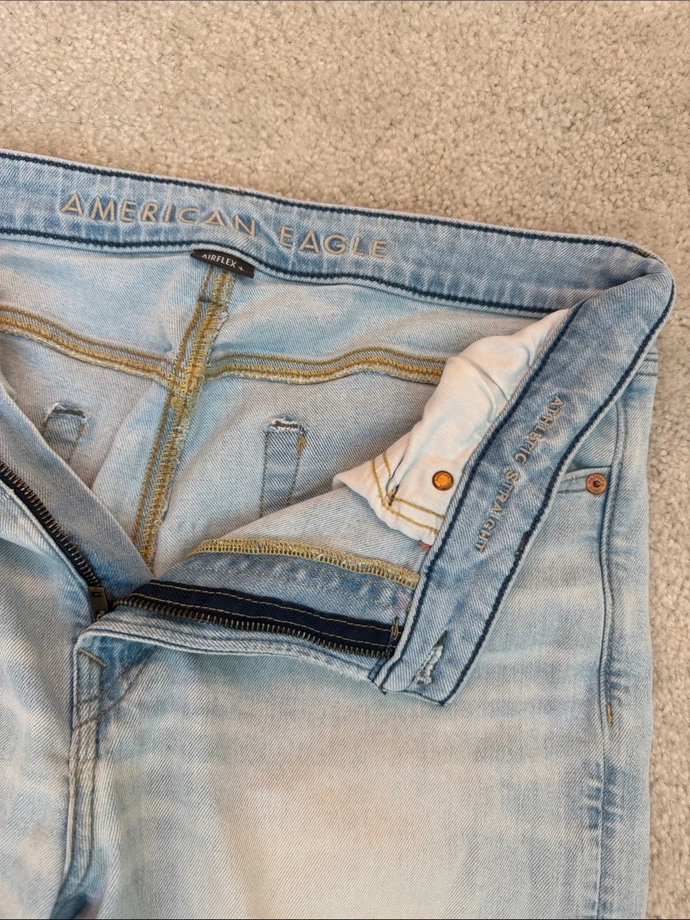 Men's Light Blue Straight Jeans - Classic Straight Fit